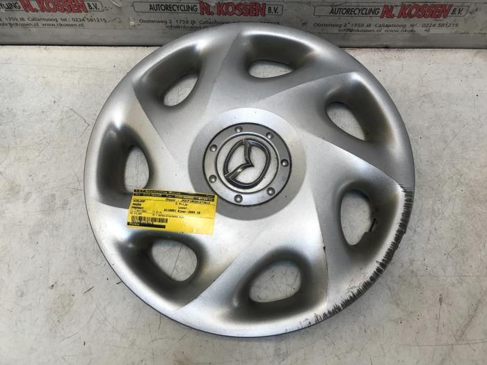 Używane Kolpak Mazda Premacy 2.0 DiTD 16V Cena na żądanie oferowane przez N Kossen Autorecycling BV