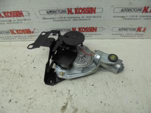 Used Rear wiper motor BMW 3 serie Touring (E46/3) 318i 16V Price on request offered by N Kossen Autorecycling BV