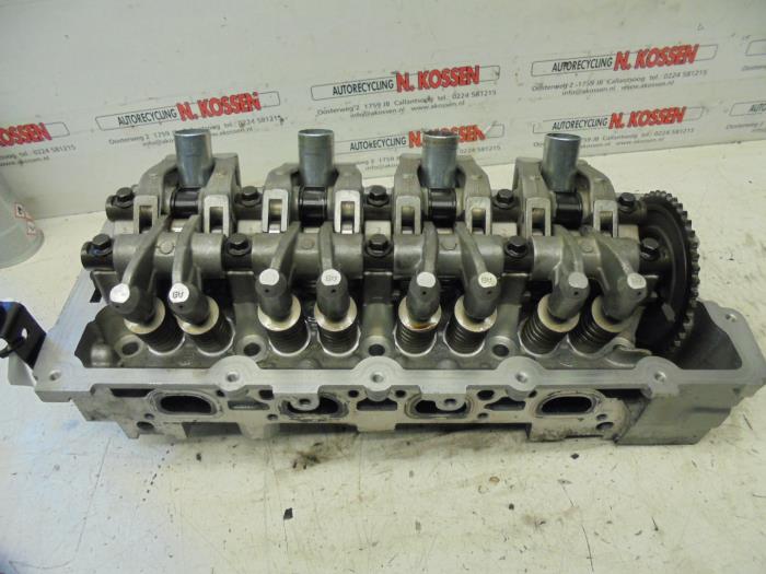 Cylinder head from a Mini Cooper 2004