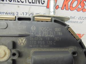 Used Front wiper motor Volkswagen Touran Price on request offered by N Kossen Autorecycling BV
