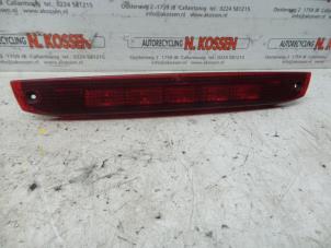 Używane Dodatkowe swiatlo stopu srodek Ford Focus 2 1.6 Ti-VCT 16V Cena na żądanie oferowane przez N Kossen Autorecycling BV