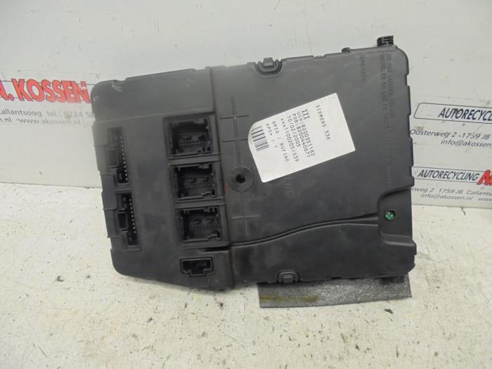 Fuse box from a Renault Megane II Grandtour (KM) 1.6 16V 2005