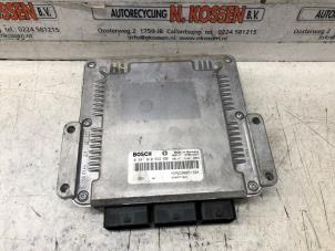 Engine management computer from a Renault Trafic New (FL) 1.9 dCi 100 16V 2002