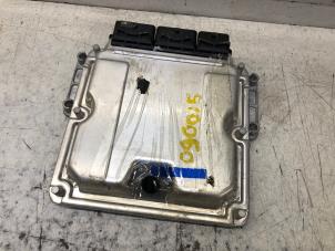 Engine management computer from a Renault Trafic New (FL) 1.9 dCi 100 16V 2002