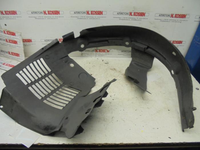 Usados Protector interno Renault Twingo II (CN) 1.5 dCi 90 FAP Precio de solicitud ofrecido por N Kossen Autorecycling BV