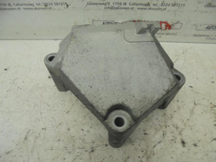 Used Engine mount Opel Zafira (F75) 1.6 16V Price on request offered by N Kossen Autorecycling BV
