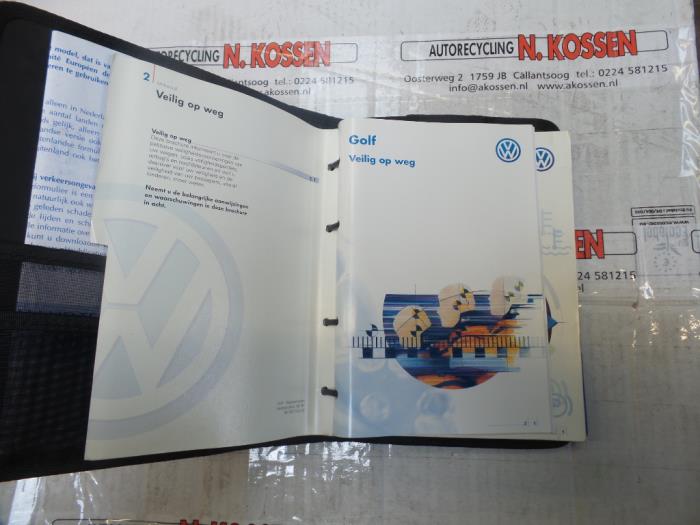 Instruction Booklet from a Volkswagen Golf IV (1J1) 1.4 16V 1998
