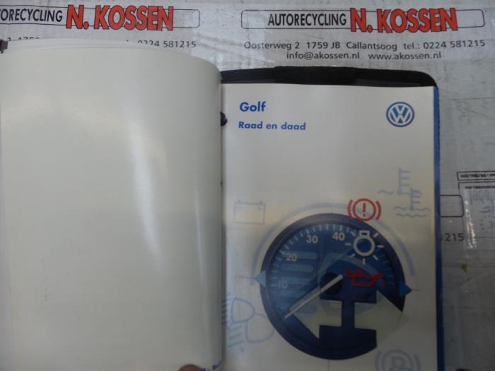 Instruction Booklet from a Volkswagen Golf IV (1J1) 1.4 16V 1998