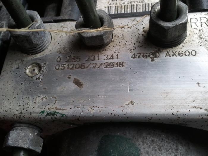 Używane Pompa ABS Nissan Micra (K12) 1.4 16V Cena na żądanie oferowane przez N Kossen Autorecycling BV