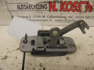 Used Sliding door lock stop, right Citroen Jumper (U9) 2.2 HDi 130 Price on request offered by N Kossen Autorecycling BV