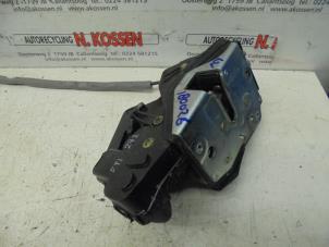 Used Door lock mechanism 4-door, front left BMW 3 serie Touring (E46/3) 318i 16V Price on request offered by N Kossen Autorecycling BV