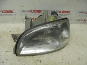 Used Headlight, left Renault Clio (B/C57/357/557/577) 1.2 Eco Kat. Price on request offered by N Kossen Autorecycling BV