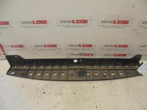 Used Radiator bar Mitsubishi Colt Price on request offered by N Kossen Autorecycling BV