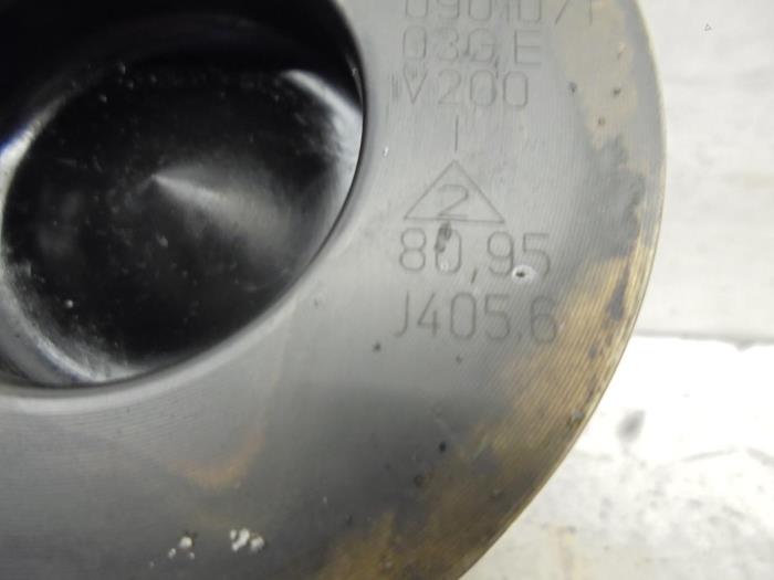 Usados Pistón Volkswagen Passat Precio de solicitud ofrecido por N Kossen Autorecycling BV