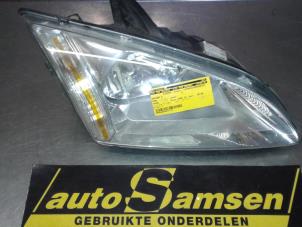 Used Headlight, right Ford Focus 2 Wagon 1.6 16V Price € 50,00 Margin scheme offered by Auto Samsen B.V.