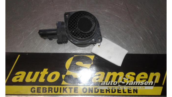 Luftmengenmesser van een Volkswagen Caddy III (2KA,2KH,2CA,2CH) 2.0 SDI 2007