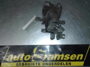 Used Rear brake calliper, right Volkswagen Caddy III (2KA,2KH,2CA,2CH) 2.0 SDI Price € 50,00 Margin scheme offered by Auto Samsen B.V.