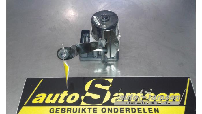 Begagnade ABS-pump Volvo V50 (MW) 2.4 20V Pris € 100,00 Marginaltabell erbjuds av Auto Samsen B.V.