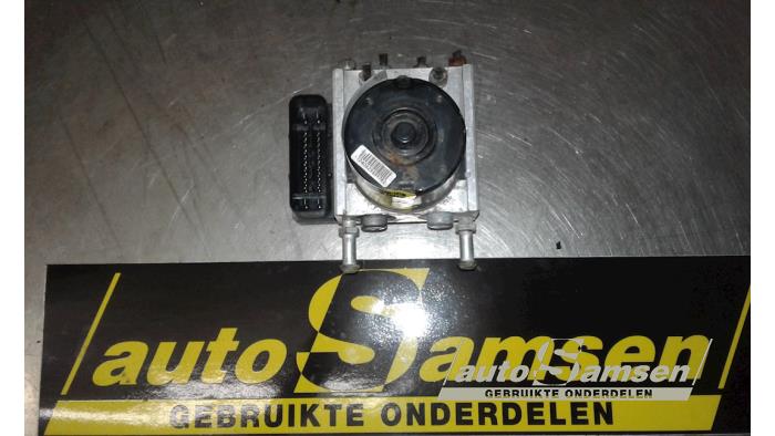 Usagé Pompe ABS Daihatsu Materia 1.3 16V Prix € 100,00 Règlement à la marge proposé par Auto Samsen B.V.