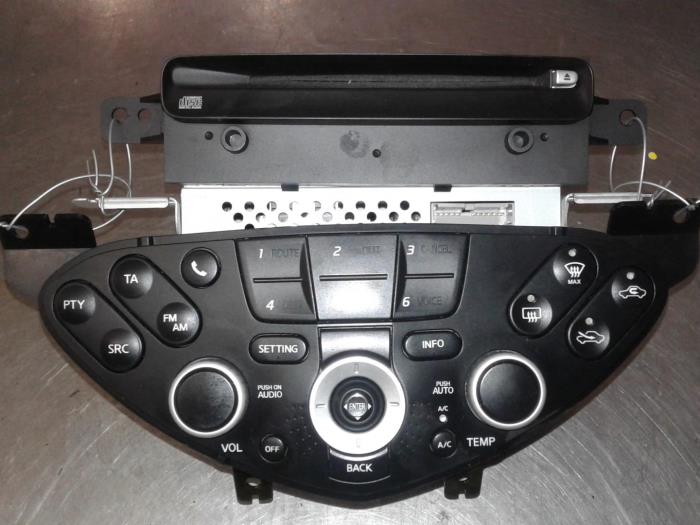 Reproductor de CD y radio de un Nissan Primera (P12) 1.8 16V 2005