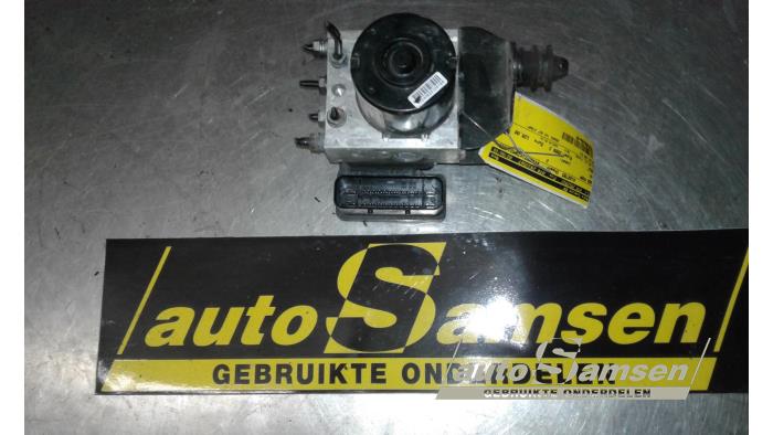 Usagé Pompe ABS Volkswagen Golf V Variant (1K5) 1.9 TDI Prix € 45,00 Règlement à la marge proposé par Auto Samsen B.V.