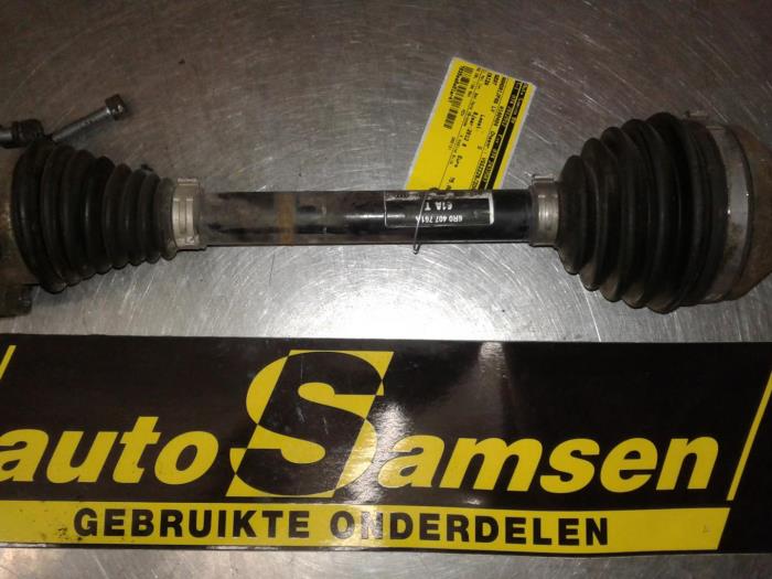 Front drive shaft, left from a Seat Ibiza ST (6J8) 1.2 TDI Ecomotive 2012