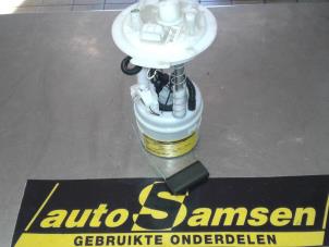 Usados Bomba eléctrica de combustible Nissan Micra (K14) 0.9 IG-T 12V Precio € 100,00 Norma de margen ofrecido por Auto Samsen B.V.