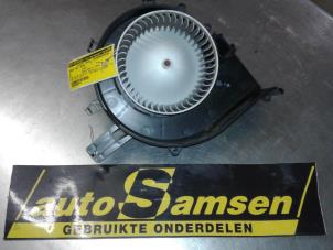 Usados Motor de ventilador de calefactor Volkswagen Up! (121) 1.0 12V 60 Precio € 50,00 Norma de margen ofrecido por Auto Samsen B.V.