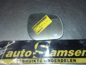 Używane Szyba lusterka prawego Toyota RAV4 (A3) 2.2 D-CAT 16V 4x4 Cena € 30,00 Procedura marży oferowane przez Auto Samsen B.V.