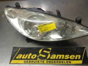 Used Headlight, right Peugeot 307 Break (3E) 1.6 16V Price € 45,00 Margin scheme offered by Auto Samsen B.V.