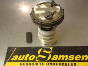 Gebrauchte Kraftstoffpumpe Elektrisch Renault Twingo II (CN) 1.2 Preis € 50,00 Margenregelung angeboten von Auto Samsen B.V.