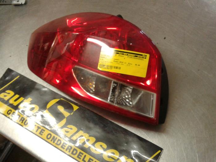 Taillight, left from a Renault Clio III Estate/Grandtour (KR) 1.2 16V TCE 100 2010