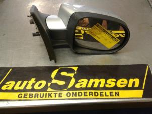 Used Wing mirror, right Renault Clio III Estate/Grandtour (KR) 1.2 16V TCE 100 Price € 50,00 Margin scheme offered by Auto Samsen B.V.
