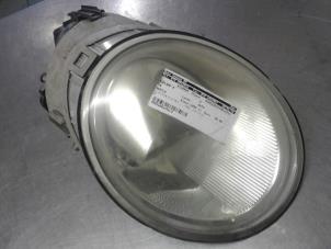 Used Headlight, right Volkswagen New Beetle (9C1/9G1) 2.0 Price € 50,00 Margin scheme offered by Auto Samsen B.V.