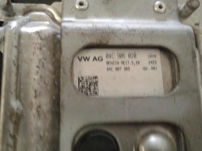 Ordinateur gestion moteur d'un Volkswagen Up! (121) 1.0 12V 60 2012