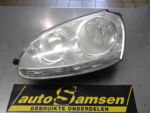 Used Headlight, left Volkswagen Golf V (1K1) 1.6 FSI 16V Price € 65,00 Margin scheme offered by Auto Samsen B.V.