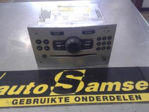Usagé Radio/Lecteur CD Opel Corsa D 1.3 CDTi 16V ecoFLEX Prix € 125,00 Règlement à la marge proposé par Auto Samsen B.V.