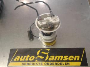 Usados Bomba eléctrica de combustible Renault Clio IV (5R) 0.9 Energy TCE 90 12V Precio € 75,00 Norma de margen ofrecido por Auto Samsen B.V.