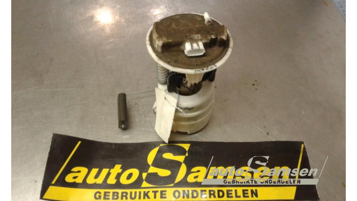 Usagé Pompe à carburant Renault Modus/Grand Modus (JP) 1.2 16V Prix € 50,00 Règlement à la marge proposé par Auto Samsen B.V.