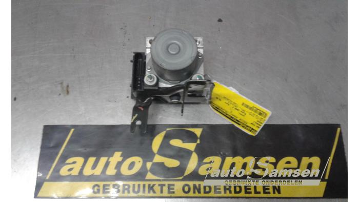 Used ABS pump Renault Modus/Grand Modus (JP) 1.2 16V Price € 75,00 Margin scheme offered by Auto Samsen B.V.