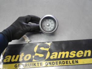 Usagé Tachomètre Opel Agila (B) 1.2 16V Prix € 50,00 Règlement à la marge proposé par Auto Samsen B.V.