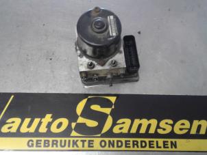 Usagé Bloc ABS Opel Astra H GTC (L08) 1.6 16V Twinport Prix € 75,00 Règlement à la marge proposé par Auto Samsen B.V.