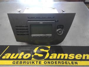 Gebrauchte Radio CD Spieler Seat Leon (1P1) 1.8 TSI 16V Preis € 100,00 Margenregelung angeboten von Auto Samsen B.V.