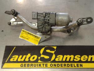 Gebrauchte Scheibenwischermotor vorne Renault Twingo II (CN) 1.5 dCi 75 FAP Preis € 50,00 Margenregelung angeboten von Auto Samsen B.V.