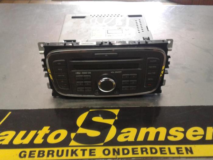 Radio CD player from a Ford Focus 2 Wagon 1.6 TDCi 16V 90 2007