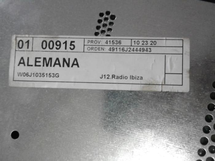 Radio/Lecteur CD d'un Seat Ibiza IV (6J5) 1.2 12V 2011