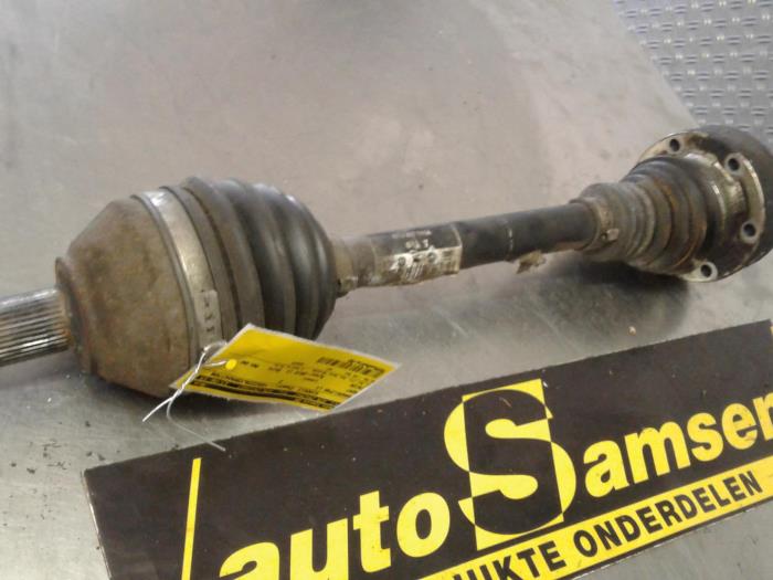 Front drive shaft, left from a Seat Ibiza IV (6J5) 1.2 TDI Ecomotive 2010