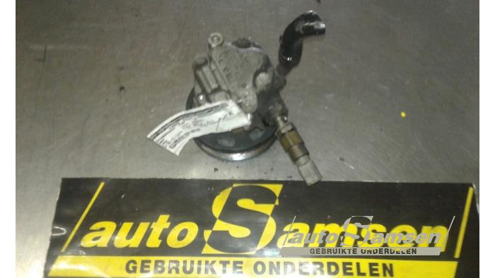 Usagé Pompe de direction Seat Leon (1M1) 1.8 20V Prix € 75,00 Règlement à la marge proposé par Auto Samsen B.V.