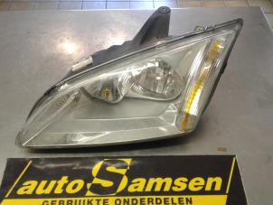 Used Headlight, left Ford Focus 2 Wagon 1.6 16V Price € 65,00 Margin scheme offered by Auto Samsen B.V.