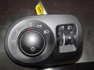 Używane Przelacznik swiatel Seat Altea (5P1) 1.9 TDI 105 Cena € 40,00 Procedura marży oferowane przez Auto Samsen B.V.
